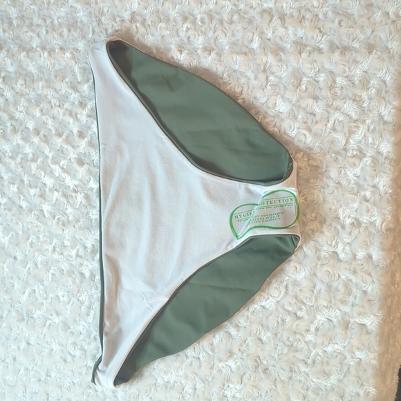 PINKBLUSH Reversible Bikini Bottom ~ NWT - Picture 5 of 9